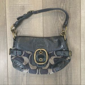 Adorable blue Coach buckle shoulder bag!